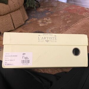 Spring Step L'Artiste Cream Shoe Box